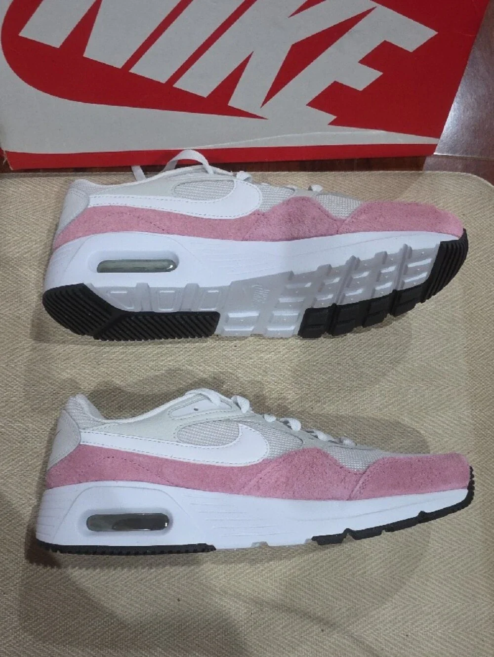NWB Women's Nike Air Max SC Sneakers